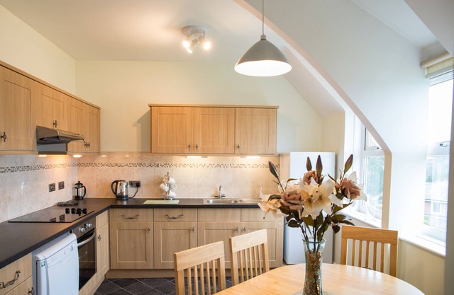 Edgecombe Apartment-Luxury - 2 bed - River view