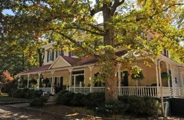 Edgeworth Inn
