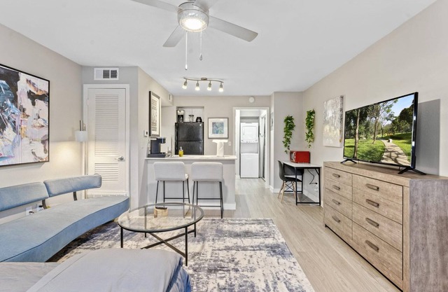 Efficiency Studio Close to Downtown and Domain