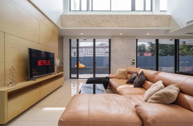 Ekkamai Luxury Villa With Home Cinema