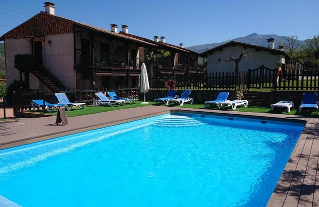 El Canchal de la Gallina -Cafetería - Piscina de Agua Caliente hasta 19 de Octubre -Aparcamiento gratis - Jacuzzi