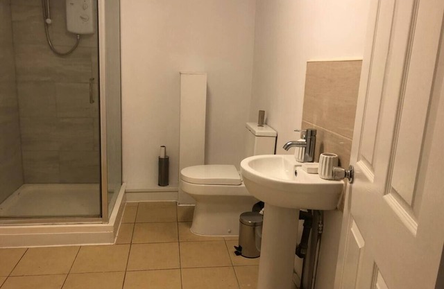 ELD6 - 2 bedroom, free parking and Netflix