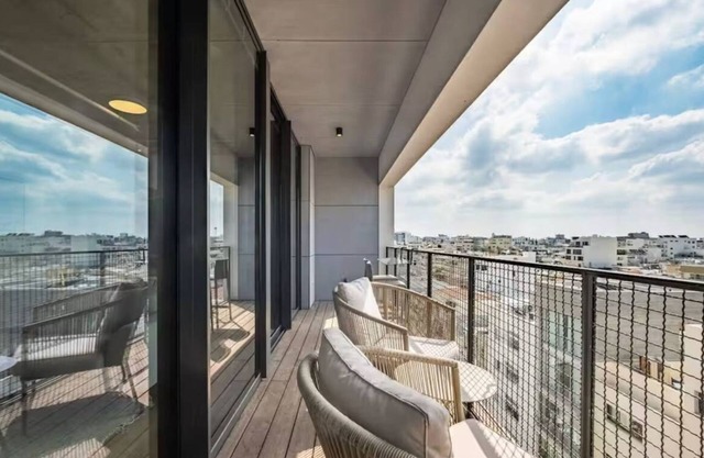 Elegant 1BR 56 SQM Apt with balcony and free parking