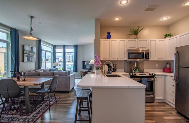 Elegant 2 Bedroom Home in the Heart of Seattle!