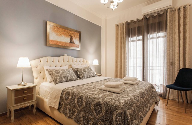 Elegant 47 m2 Room- Nicholas Point Apartments