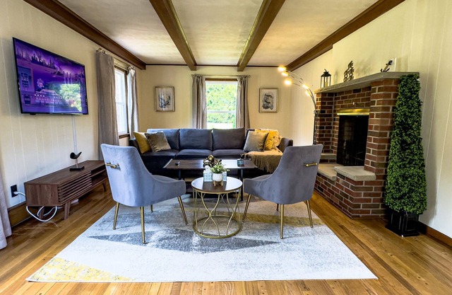 Elegant 4BR Princeton Escape Game Rm Big Yard