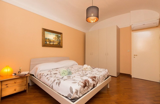 Elegant and comfortable apartment in lively and trendy neighborhood