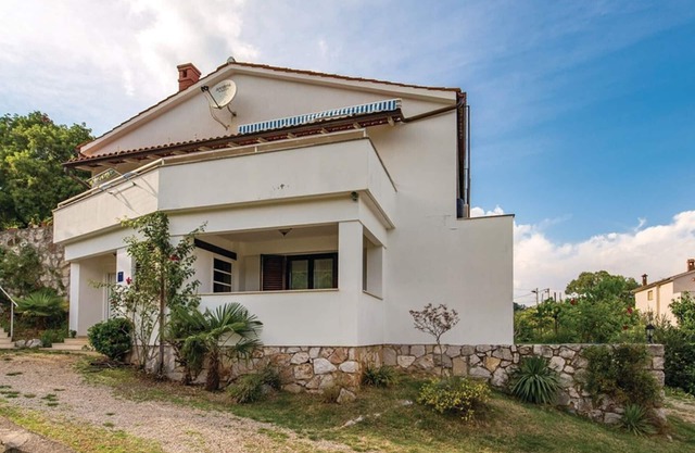 Elegant Brsec Apartments with Sea View - Three Bedroom Apartment with Sea View