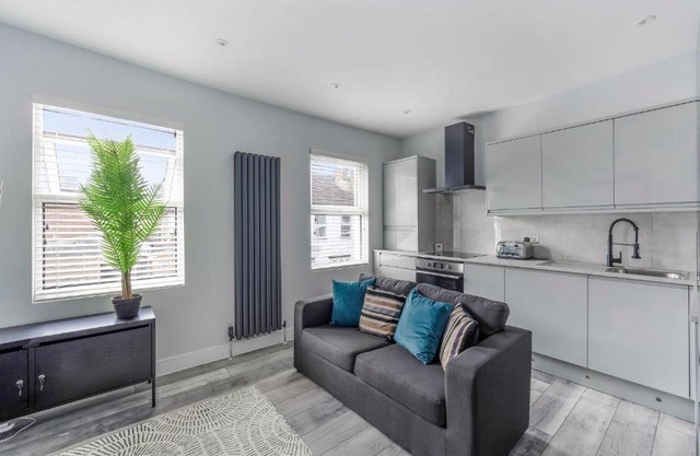Elegant Croydon Apartment - Central location - Easy access to London Bridge and Gatwick Airport
