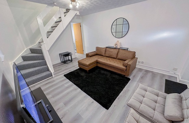 Elegant Home in Milton Keynes, UK! Beautifully decorated for your comfort!