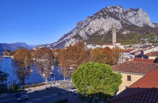 Elegant lakefront apartment in the city center - Verde Acqua Apartments