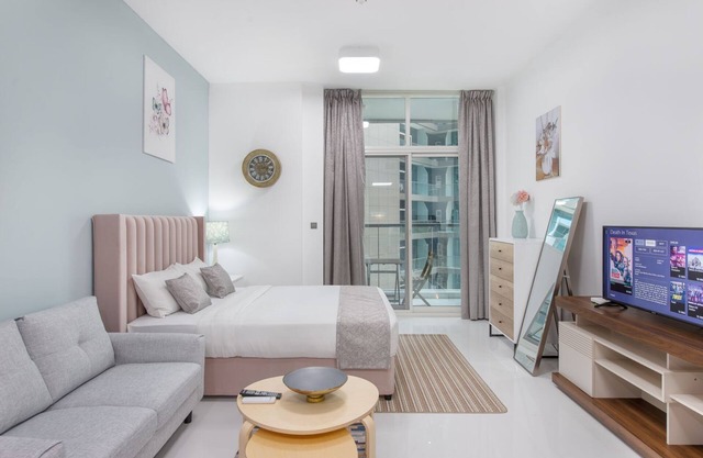 Elegant Studio Apartment in Arabian Gate 1, Dubai Silicon Oasis