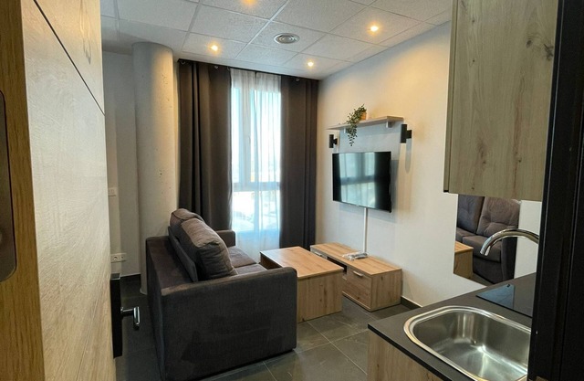 Elegant Studio with Digital Keyless Access 4.3