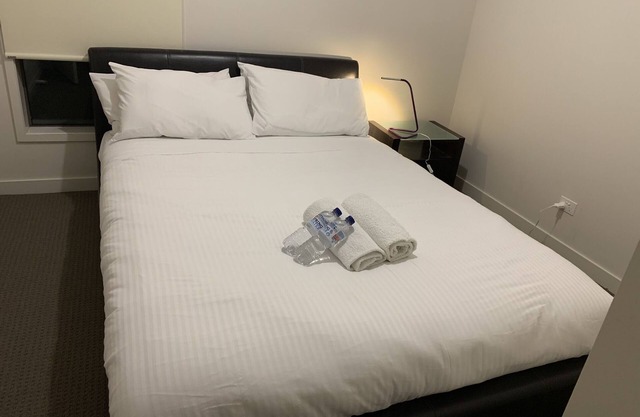 Elegant & Stylish 5BR W/Free Parking and WIFI