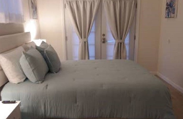 Elegant Three Bedroom Duplex Sleeps Six