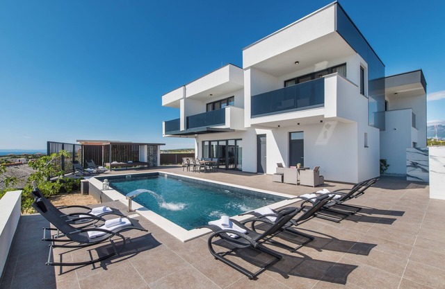 Elegant Villa Luna with Private Heated Pool