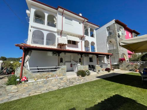 Elegant Villa Stelios