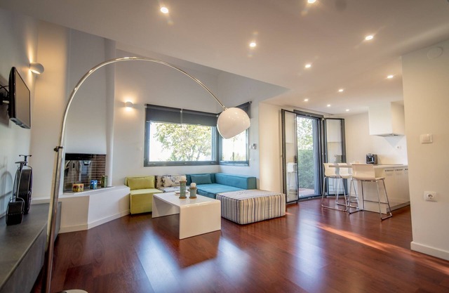 Elegant Villa With Shared Pool/8min From the Beach