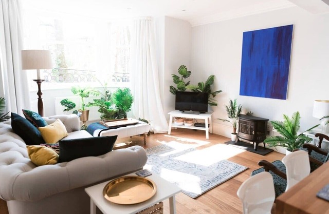 Elegant West End Flat in Glasgow