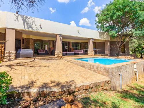 Elements Bush Villa 216 - 10 adults and 4 kids