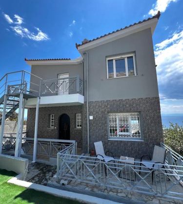 Eleni's Seaview House