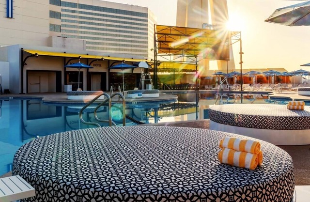 Elevate 1 King at The STRAT Hotel, Casino & Tower