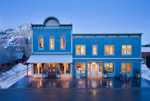 Eleven Scarp Ridge Lodge