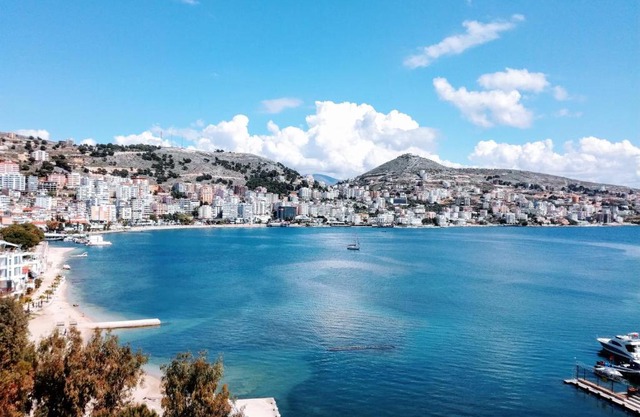 Eli's Seafront Apartment