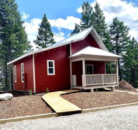 Elk Ridge Village 301B Cozy Cabin with views of Flathead Lake