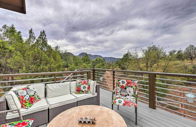 'elkwood Lodge' Cabin w/Hot Tub in Star Valley!