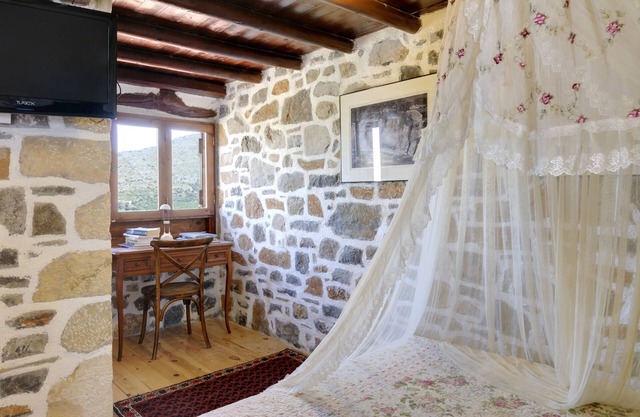 Elounda Art Traditional Suites - Cactus Suite- Overviewing spectacular Elounda