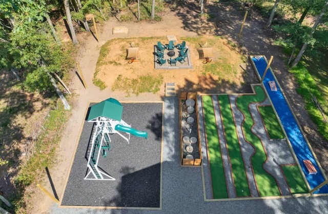 Emerald Bliss, MiniGolf Bowling Playset Beach Horseshoe Cornhole