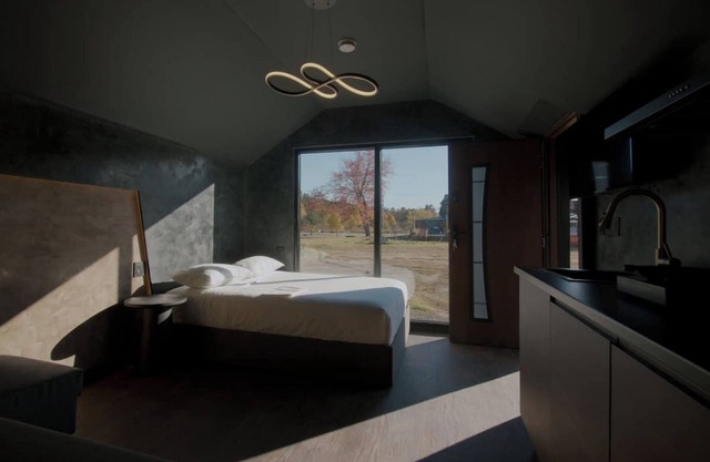 Emrose Luxury Cabins 1