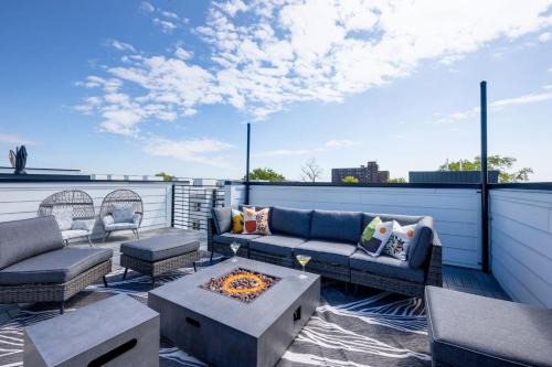 En-Vogue Vacay - Rooftop Deck- Minutes to Broadway
