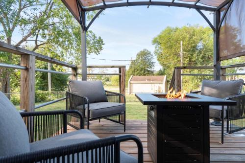Enchanting 3BR Cottage Close to Downtown