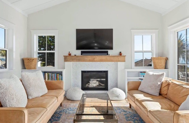 "Endless Summer" Home - stunning ocean views!