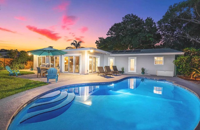 Endless Summer Vacay w/Arcade & Heated Poolnn