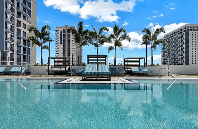 Enjoy a Hassle-Free and Suiting Stay! Pool, Pets Allowed, Unit w/Balcony