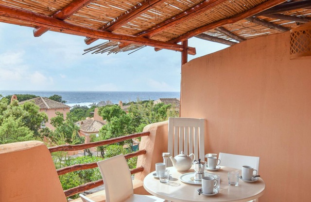 Enjoy a relaxing vacation in this beautiful cottage near the beach!