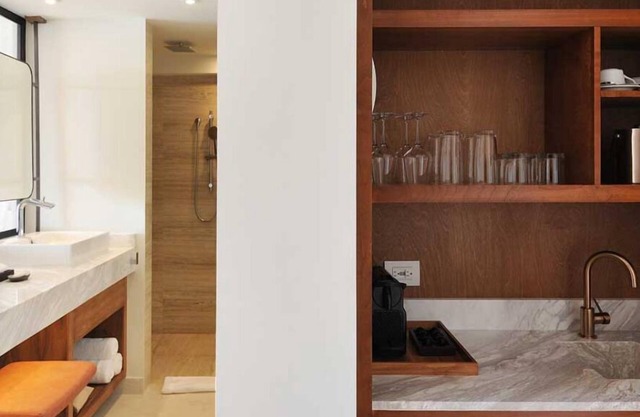 Enjoy a wonderful, relaxing stay in the heart of Cabo San Lucas. One/Two bedroom