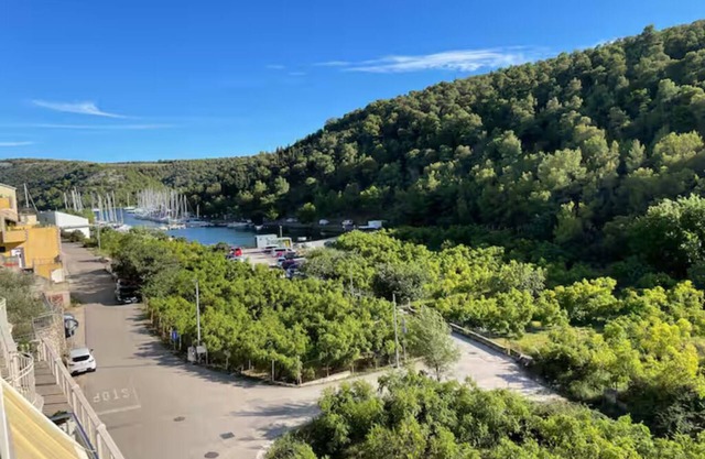 Enjoy KRK waterfalls, sun, beach and sea: Domicile Sunce Krka Studio