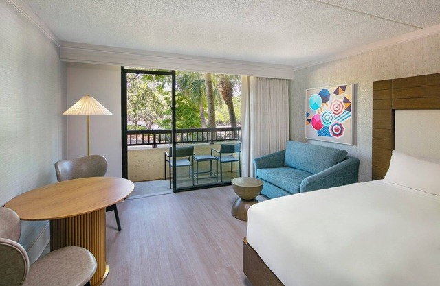Enjoy premier attractions right at your fingertips! Garden View Unit w/Balcony!