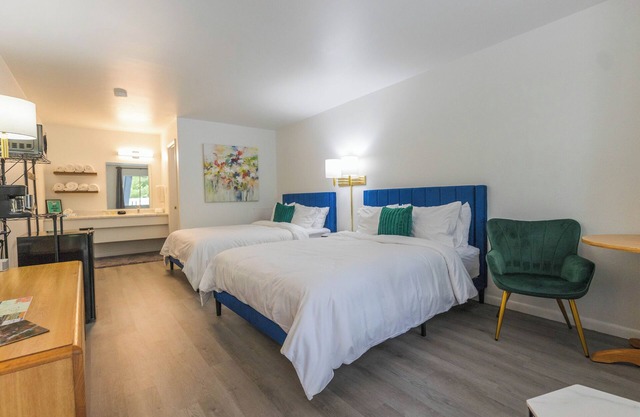 Enjoy the charm of Suite Number 11 at GloryDayz!