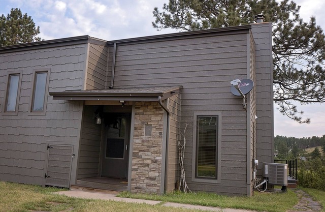 Enjoy the peace & quiet of the Hills. This unit is located west of Hill City.