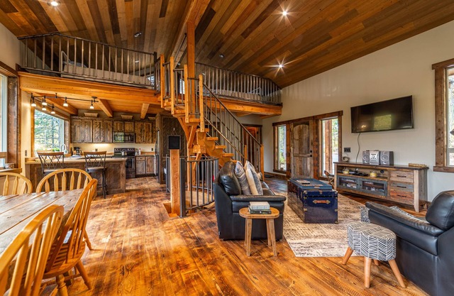 Enjoy the Quiet of MT at Our Cabin Above Spoon Lake