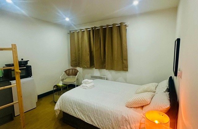 Ensuit Studio In the heart of Tooting Broadway 1 mint Tube Station