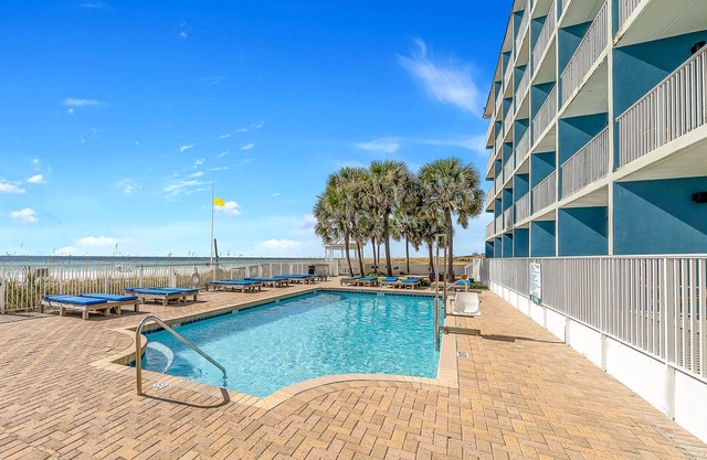 Ensuring a Very Comfortable & Memorable Stay! Free Parking, Outdoor Pool