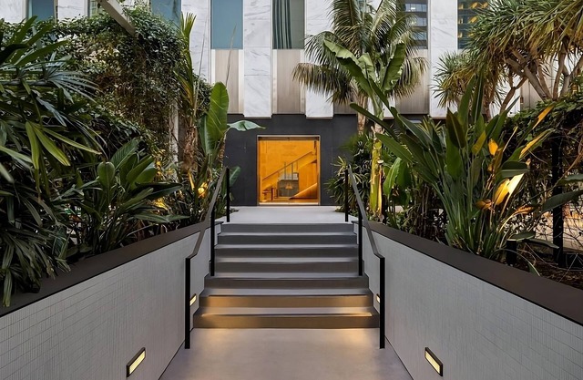 Ensuring a Very Comfortable & Memorable Stay, Near Hollywood Walk Of Fame