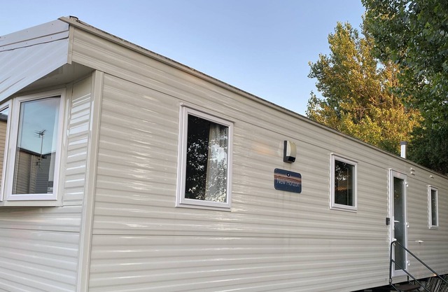 Entertainment & activities on site, walking distance to the beach!