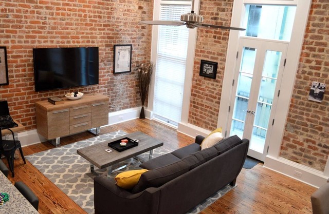 Entertainment Themed-The Picayune, Historic luxury condo with balcony, 2 blocks